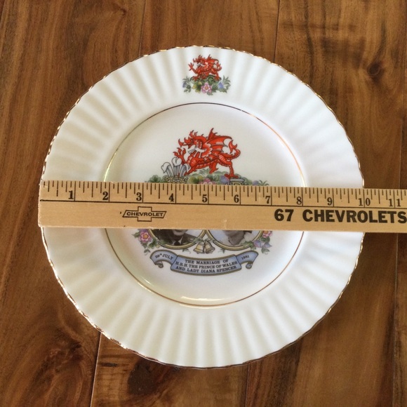 Queen Anne China Commemorative Marriage Plate of Prince Charles and Diana - Picture 3 of 5